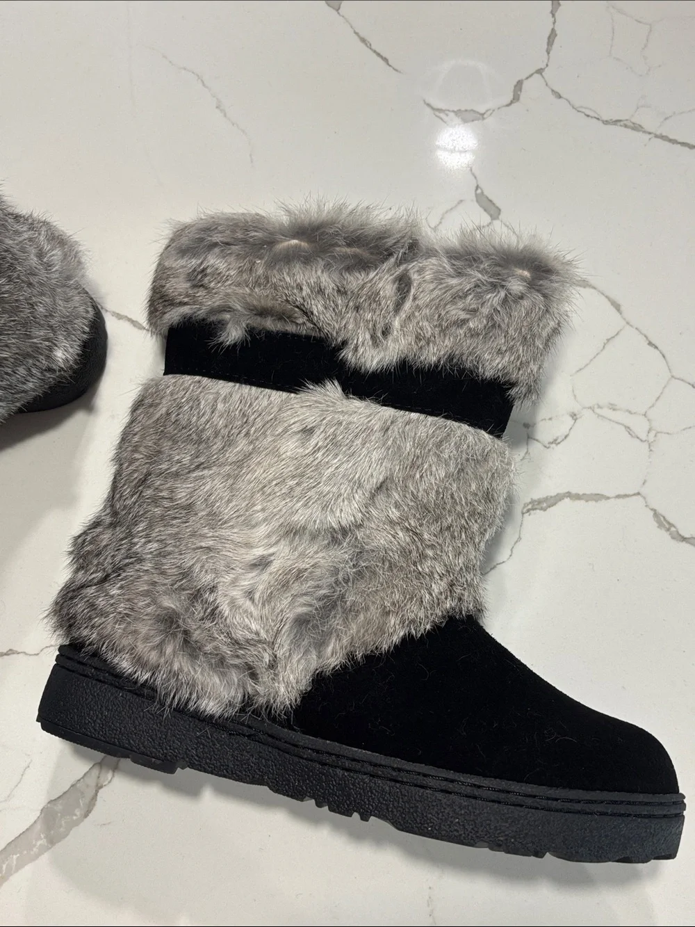 BearPaw Tama II Women's Black Suede Gray Rabbit Fur Pom Boot Grey 9 Sheepskin